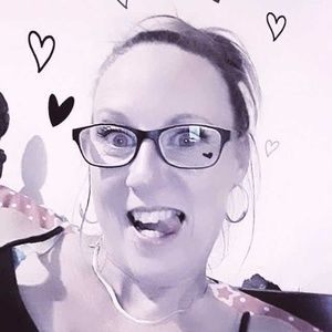 Meet your Posher, Jenniee